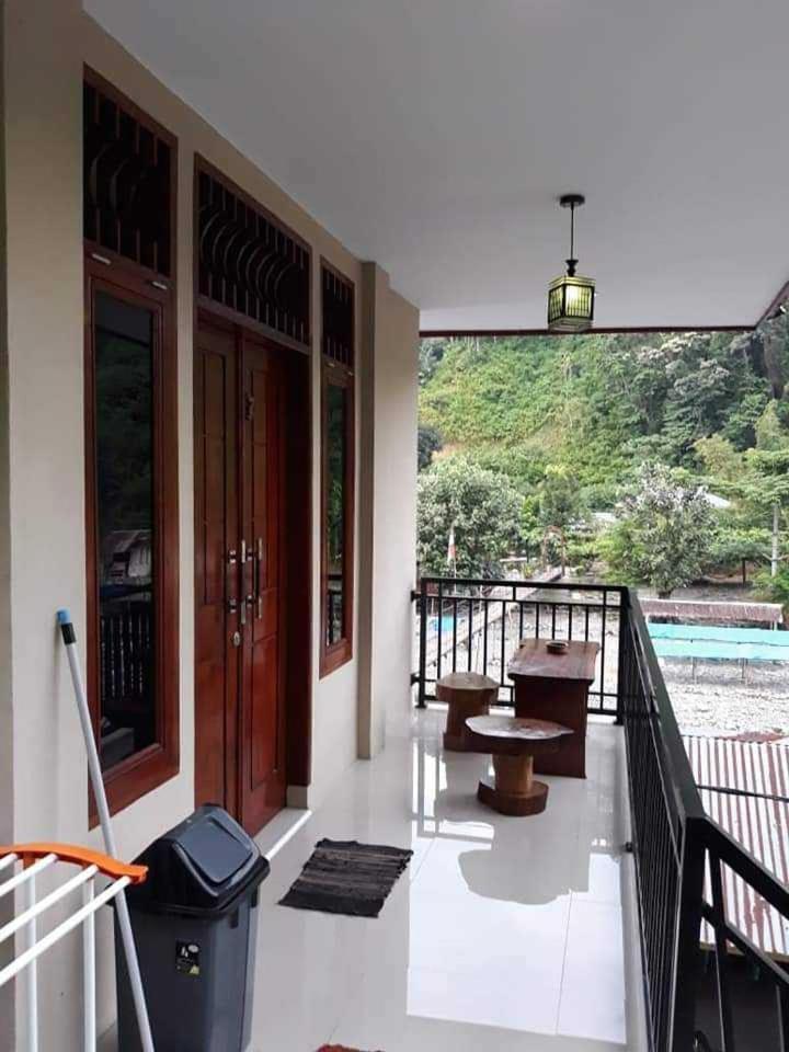 Hotel Bukit Lawang Extérieur photo
